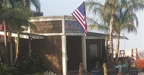 Top Gun Maverick Features A Bar Built On The Beach In San Diego