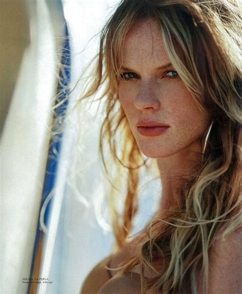 Anne Vyalitsyna Gets Her Closeup Wearing Her Tresses In Tousled Waves