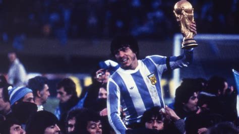 daniel passarella el gran capitan del mondiale 1978 guerin sportivo