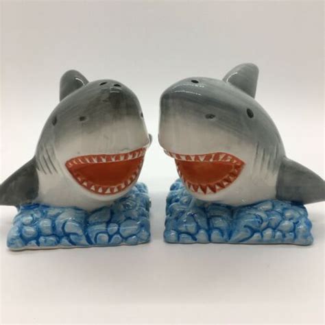 ceramic sharks magnetic salt and pepper shakers great t in 2020 stuffed peppers pepper
