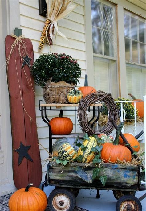 Azek building products has a deck designer that could be useful to you. 40 Lovely Thanksgiving Porch Decor Ideas To Add Beauty To ...