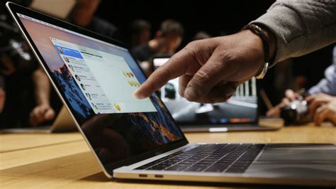 The Macbook Pro Launch Is A Perplexing Misstep For Apple — Quartz