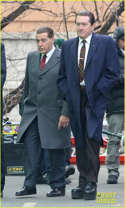 Heres How Robert De Niro Looks So Tall In The Irishman Photo