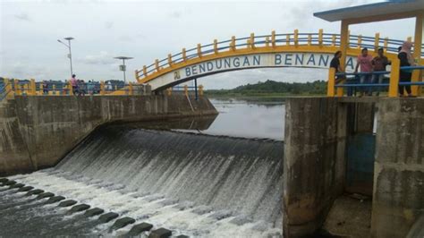 Bendungan karangkates is situated southwest of lolaras, close to pembangkit listrik tenaga air insinyur sutami. Harga Tiket Masuk Bendungan Benanga Lempake / Makalah ...