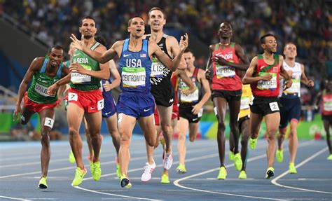 Sifan hassan komt pas laat in actie in tokio, wat weer fijn is voor ons. Matthew Centrowitz takes lead, and then gold in Olympic ...