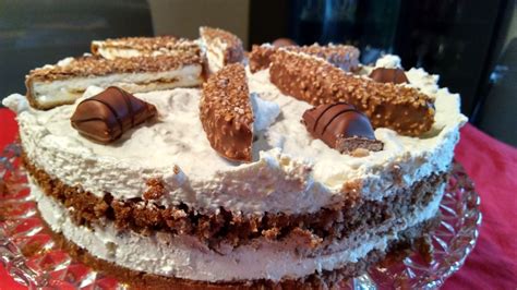 Zum schluss gehackte küsschen unterheben. Ferrero-Kinder-Torte light von Nasch-Axel | Chefkoch.de