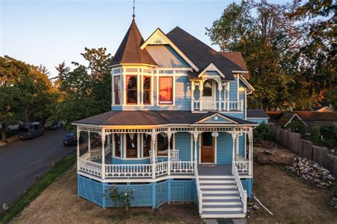 Property Watch An Iconic 1896 Queen Anne Victorian In Oregon City