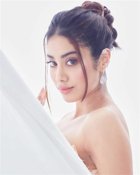 Janhvi Kapoor Instagram Profile December 2019 Overview Bollywood Celebrities Bollywood