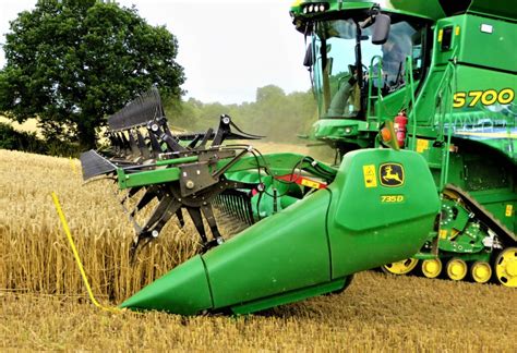 New Deere S700 Can This Combine Do The Thinking For You Agrilandie