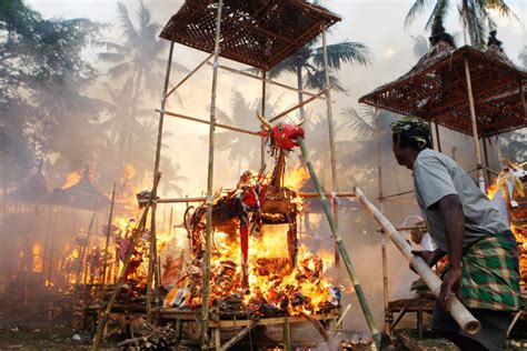 Mass Cremation Ceremony For 130 Balinese Hindus