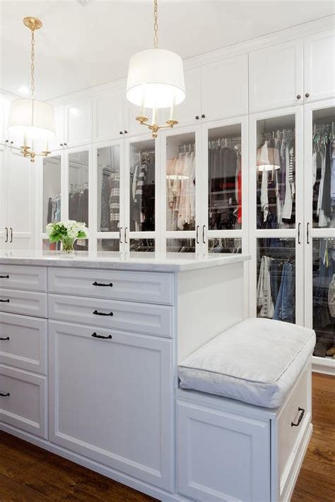 There must be many old furniture laying around your house, basement, backyard, the corner of your garage over the years. 25 Gorgeous Closets - South Shore Decorating Blog