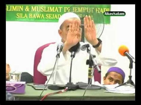 Maknanya perempuan berdiri di belakang lelaki yang menjadi imam sepertimana hadis dari anas yang berbunyi: Kedudukan Suami Isteri Ketika Solat JEMAAH - Ustaz Azhar ...