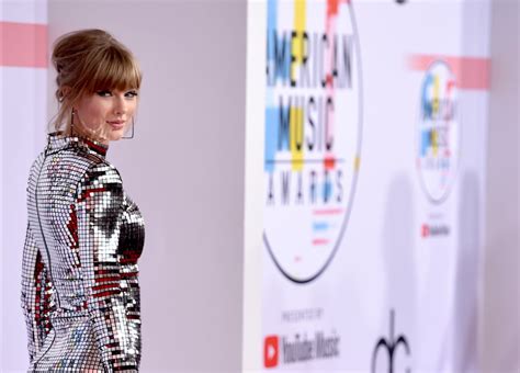 Taylor Swifts Amas Dress 2018 Popsugar Fashion Uk