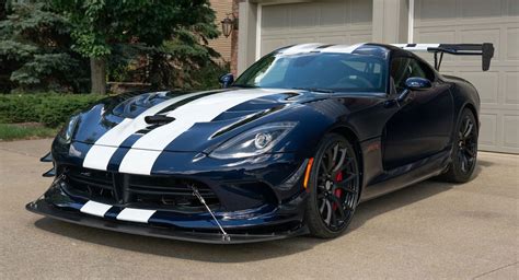 We Cant Get Enough Of This 2016 Dodge Viper Acr Extreme Auto News