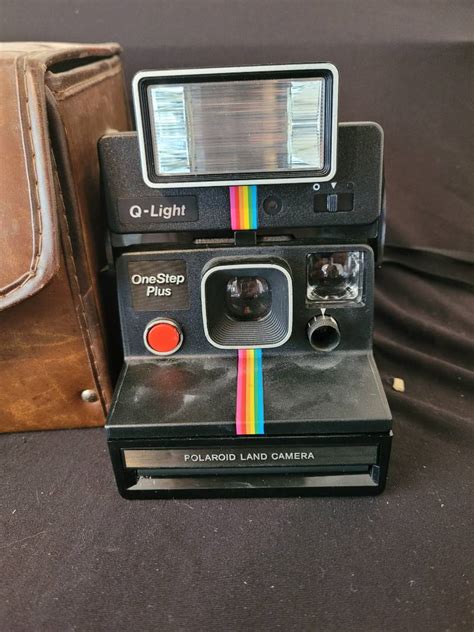 Lot 114 Vintage Polaroid Q Light One Step Plus Camera Just Right