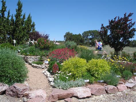 Co Horts Free Xeriscape Garden Tour In Pueblo
