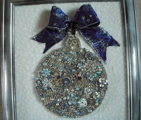 Vintage Keepsake Framed Rhinestone Jewelry Christmas Tree Ornament