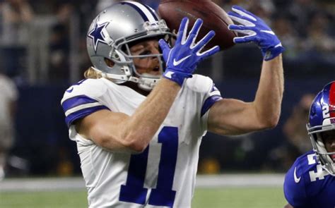 Cole Beasley of the Dallas Cowboys Made an Epic Catch in These Nikes ...