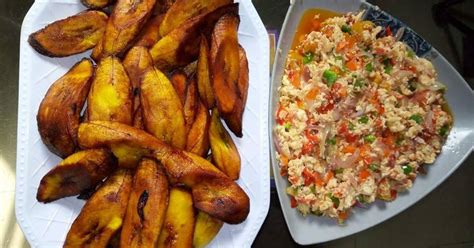 Fried Plantain With Egg Sauce Recipe By Udoka Anyanwu Cookpad