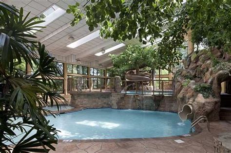 4 Of The Best Gatlinburg Hotels With Indoor Pool