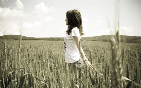 Girl Field Grass Walk Wallpaper Coolwallpapersme