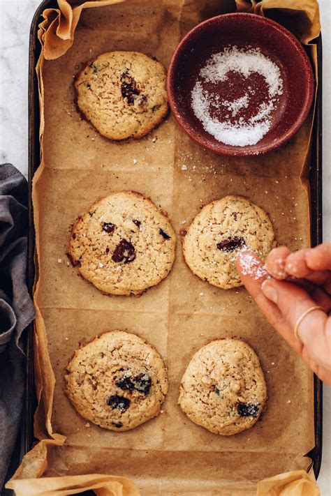 Classic Vegan Chocolate Chip Cookies 1 Bowl Minimalist Baker Recipes