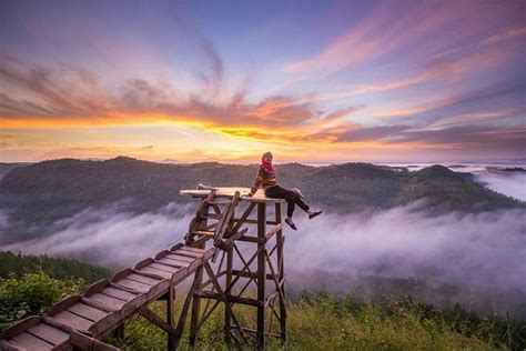Sate klatak pak pong ini buka pukul 9 pagi hingga 11.30 malam. Wisata Imogiri Jogja