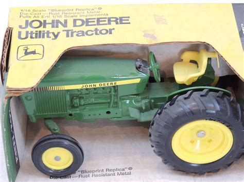 John Deere Ertl Toy Tractor 116 Scale