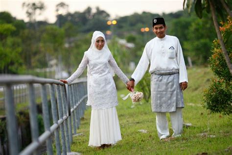 Assalammualaikum akhirnya terupdate juga blog ini baju kurung moden,ditempah oleh jiran untuk akad nikah. 49 Info Terkini Baju Melayu Moden Off White