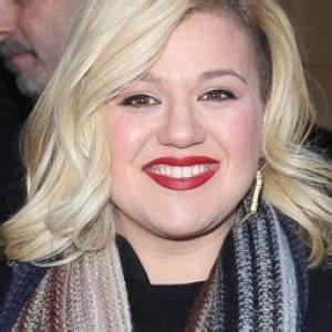 Kelly Clarkson Reveals She Was Hospitalized During Pregnancy Zergnet