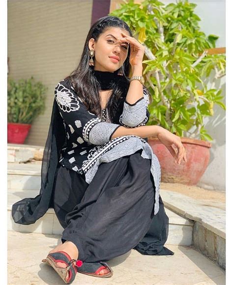 Pin By Sanjiv Ranjan On Desi Girls In 2020 Pakistani Dresses Casual