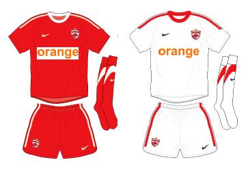 Echipament fotbal copii liverpool mane 10. Echipamente Romania: Echipament Dinamo București