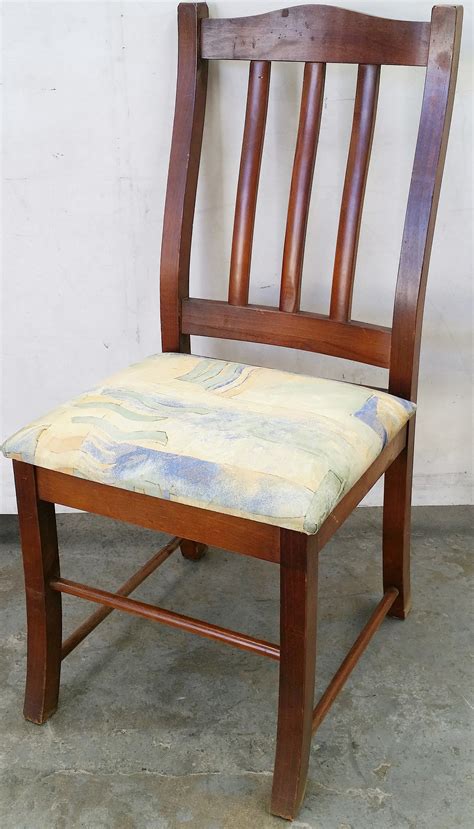 Shop pine dining room chairs and other pine seating from the world's best dealers at 1stdibs. Stained Pine Dining Chairs Lot - Lot 1028991 | ALLBIDS