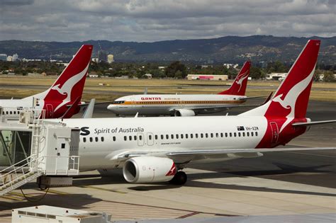 Qantas Boeing 737 800 Retro Roo And Modern Day Boeing 737 800