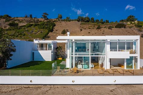 Eli Broads Richard Meier Designed Home On Malibus Carbon Beach Lists