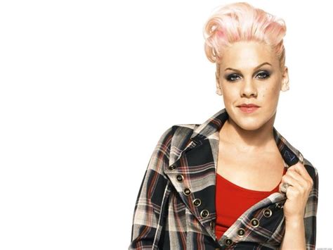 Pink Reveals Star Studded Duets In New Album Maniac Magazine Hair Styles Pink Hair Hair