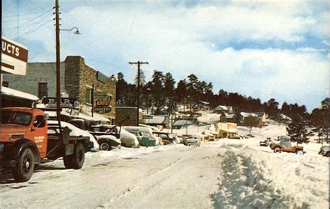 wintertime street scene cloudcroft nm