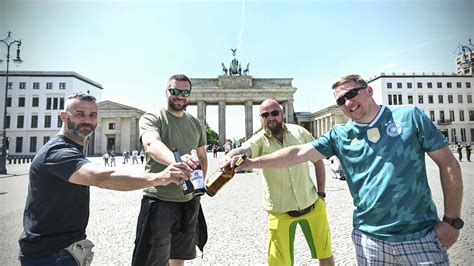 Vatertag In Berlin Viel Bier Und Wenig Abstand