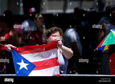 Puerto Rican Woman New York Hi Res Stock Photography And Images Alamy