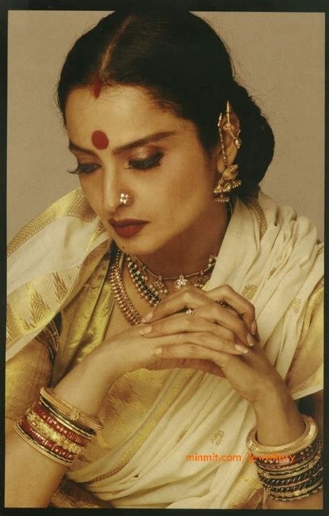 Rekha Wearing Traditional Tamil Jewellery Beautiful Indian Actress Women Vintage Bollywood