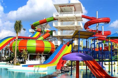The park has a single ride tower from which there are 7 slides. The New Splash Waterpark Now Open in Canggu, Bali