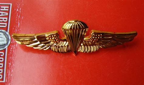 Us Us Navy Parachute Parachutist Landings Wings Metal Badge In Sports