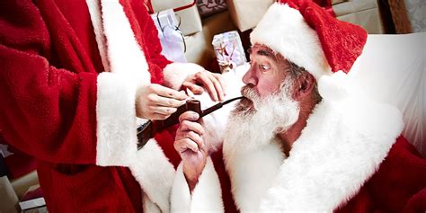 This Is What Santa Is Really Smoking In That Pipe Of His Its Not