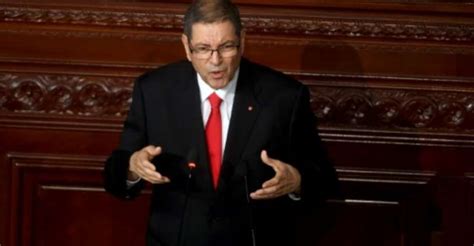 tunisia pm habib essid loses parliamentary confidence vote