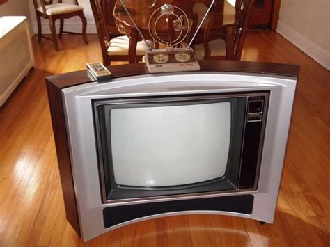 Vintage Zenith Space Command System Color Tv Television 25 With Remote