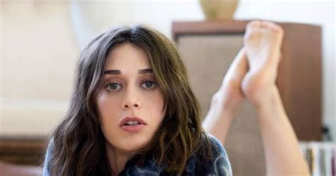 43 Hot Pictures Of Lizzy Caplan From Masters Of Sex Will