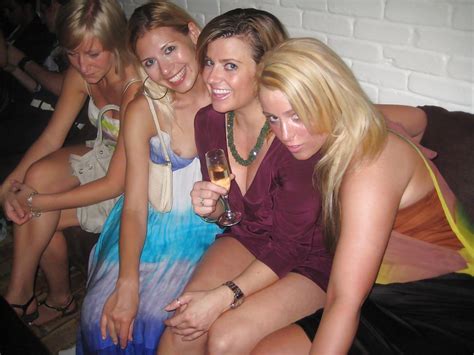 Posing With Friends And Accidentally Showing Her Nipples