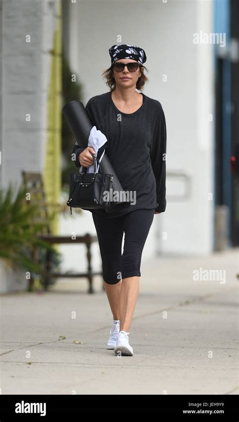 Lisa Rinna Finishes Her Yoga Class Featuring Lisa Rinna Where Los