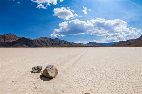 Racetrack Playa Death Valley How To Get To The Sliding Rocks Of California
