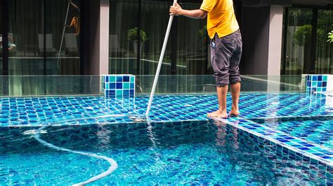 10 Things Your Pool Man Or Woman Wishes You Knew Swimming Pool